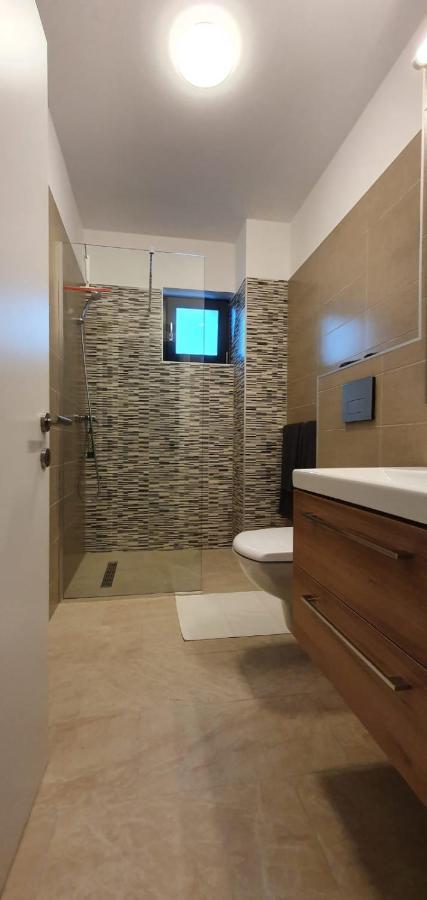 Welcome In Central Pitesti Apartment ภายนอก รูปภาพ
